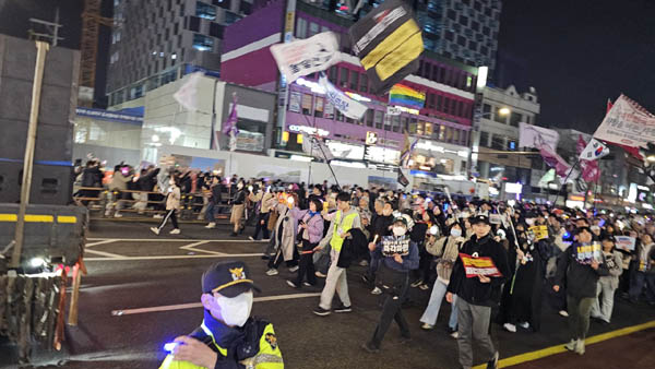 '대 행진'. [사진 - 통일뉴스 하태한 통신원]