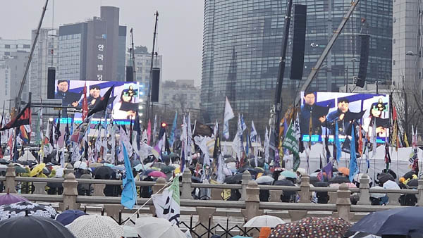 깃발. [사진 - 통일뉴스 하태한 통신원]