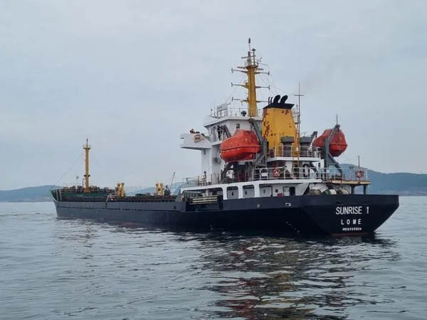 선라이즈1호는 홍콩 소재 선박회사인 샹루이사(Xiangrui Shipping Co Ltd) 소속의 무국적 선박으로 지난해 6월 강제 억류됐다. [사진 제공 - 외교부]