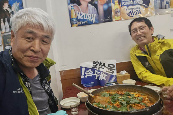 경복궁역 시장길에서 황인상 형님과 닭갈비로 애프터를 하였다. [사진 - 통일뉴스 하태한 통신원]