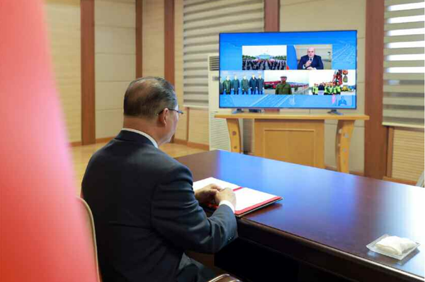 박태성 총리는 화상으로 착공식에 참가해 자동차다리건설은 두 나라 사이의 포괄적인 전략적동반자관계의 만년기틀을 다지는데 기여할 것이라고 말했다. [사진-노동신문]