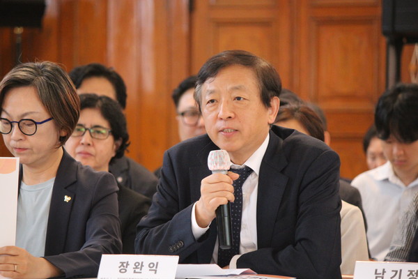 장완익 전 친일반민족행위자 재산조사위원회 상임위원  [사진-통일뉴스 이승현 기자]