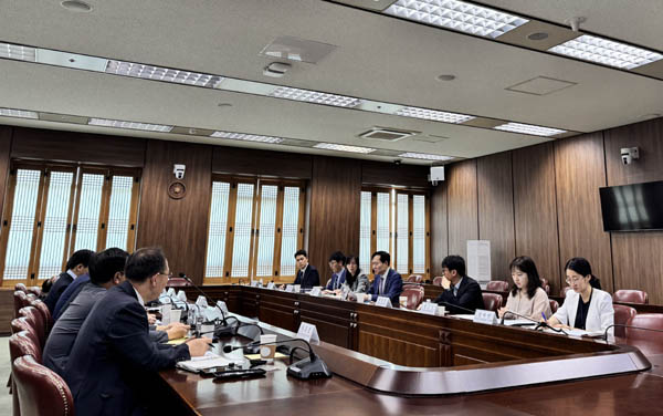 외교부는 27일 오전 외교부 청사에서 해양수산부, 국방부 관계자가 참여한 가운데 중국의 서해 잠정조치수역(PMZ) 침해 대응을 위한 관계부처회의를 개최했다. [사진 제공 - 외교부]