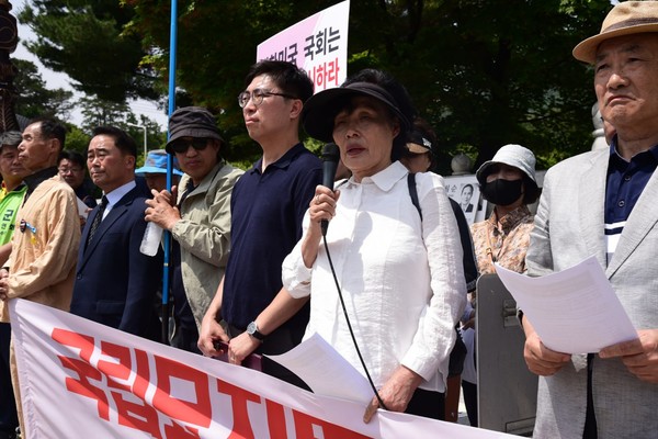 전미경 (사)대전산내사건희생자유족회 회장이 연대 발언을 하고 있다. [사진-통일뉴스 임재근 객원기자]