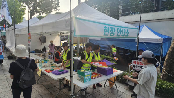 자원봉사자들의 헌신은 언제나 변함이 없다. [사진 - 통일뉴스 하태한 통신원]