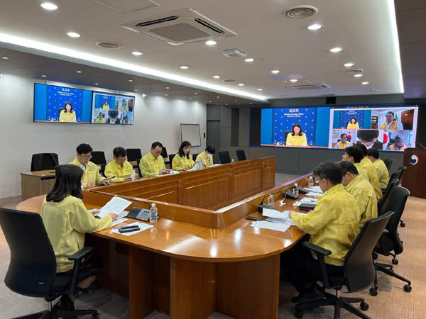 외교부는 13일 오후 김진아 신임 외교부 2차관 주재로 이스라엘의 이란 공습 이후 중동 정세 평가 및 재외국민보호 대책 점검을 위한 본부·공관 합동 상황점검회의를 개최했다. [사진 제공 - 외교부]