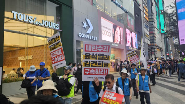 천안아산 촛불행동도 아쉬운 마무리. [사진 - 통일뉴스 하태한 통신원]