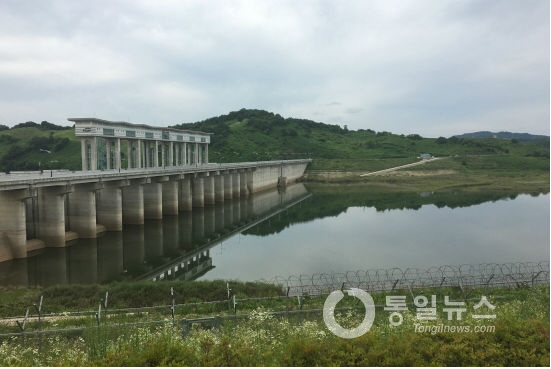 경기도 연천군 임진강 하류의 군남댐 전경 [통일뉴스 자료사진]