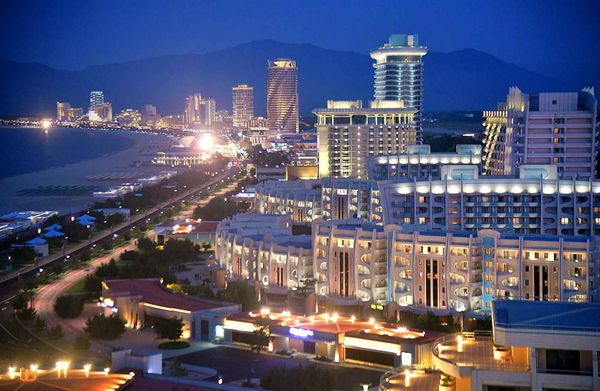 원산갈마해안관광지구 야경 [사진-노동신문]