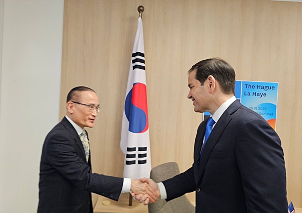 지난달 25일 네덜란드 헤이그에서 루비오 미 국무장관과 만난 위성락 국가안보실장. [사진-대통령실]