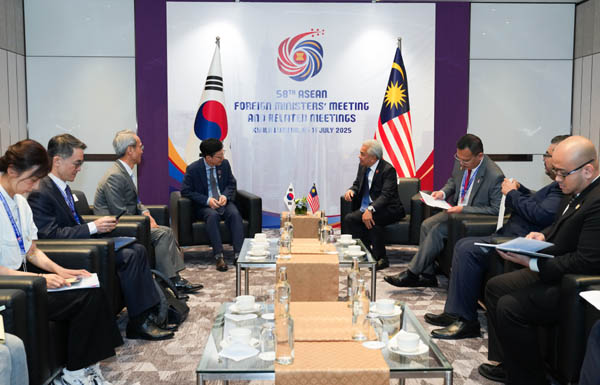 박윤주 외교부 제1차관은 11일 한-말레이시아 외교장관 회담을 가졌다. [사진 제공 - 외교부]