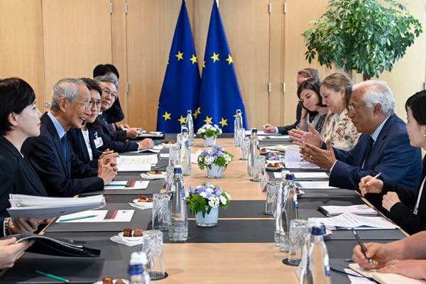 대통령 EU 특사단은 15일 오후 안토니우 코스타 EU 정상회의 상임의장과 만났다. [사진 제공 - 외교부]