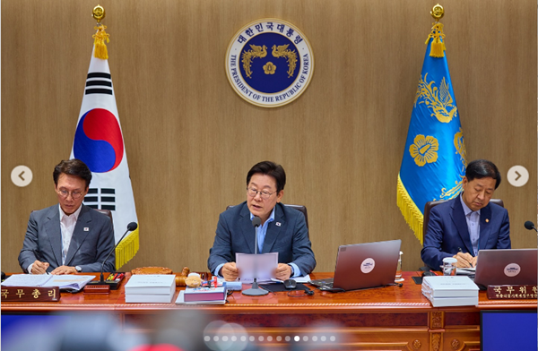 12일 국무회의를 주재한 이재명 대통령. [사진-인스타그램 이재명 계정]