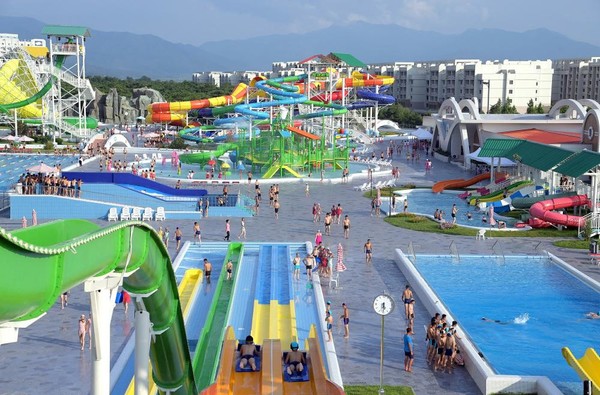 야외물놀이장 전경. [사진-노동신문 갈무리]