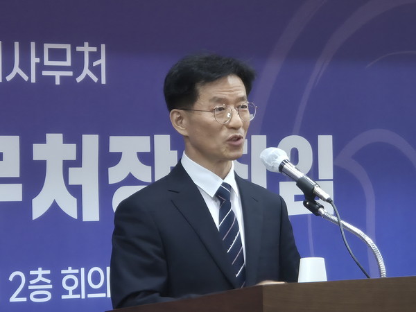 방용승 신임 민주평화통일자문회의 사무처장이 14일 오후 취임식을 갖고 업무를 시작했다. [사진-통일뉴스 이승현 기자]