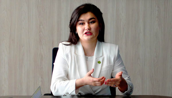 딜도라 나스불라예바 IT PARK 국제관계부장이 IT PARK에 대해 설명하고 있다.. [사진 제공 - KOICA]