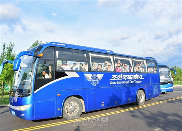 원산갈마해안관광지구를 수많은 관광객들이 계속 찾고 있다. [사진-조선신보 갈무리]