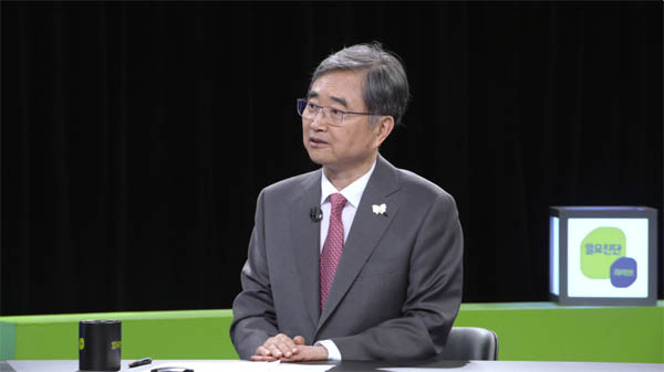 조현 외교부 장관은 KBS '일요진단 라이브'에 출연해 한일, 한미 정상회담 결과를 포함한 외교정책 전반에 대해 설명했다. [갈무리 사진 - KBS]