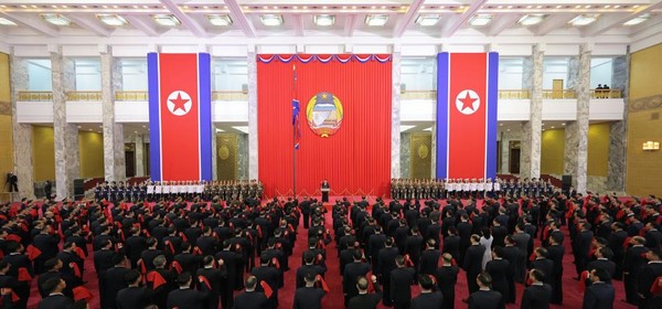 북한 정권수립 77돌을 맞아 9일 만수대의사당에서 '조선민주주의인민공화국창건 77돌기념 국기게양식 및 중앙선서모임'이 진행되었다. [사진-노동신문]