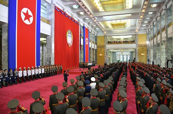 만수대의사당에서 진행된 국기게양식 및 중앙선서모임 [사진-노동신문]