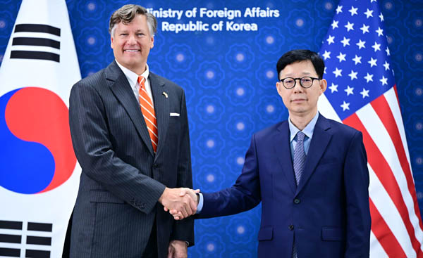 박윤주 외교부 제1차관은 14일 외교부청사에서 방한한 크리스토퍼 랜다우(Christopher Landau) 미국 국무부 부장관과 한미 외교차관회담을 가졌다. [사진 제공 - 외교부]