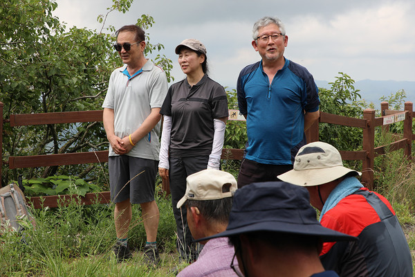 615합창단이 합창공연을 하고 있다. [사진제공-615산악회]