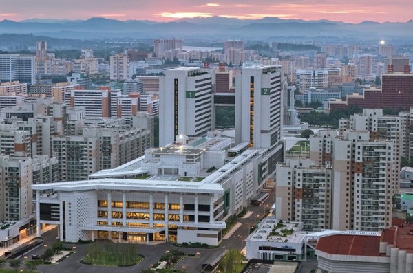 평양종합병원 전경 [사진-노동신문]