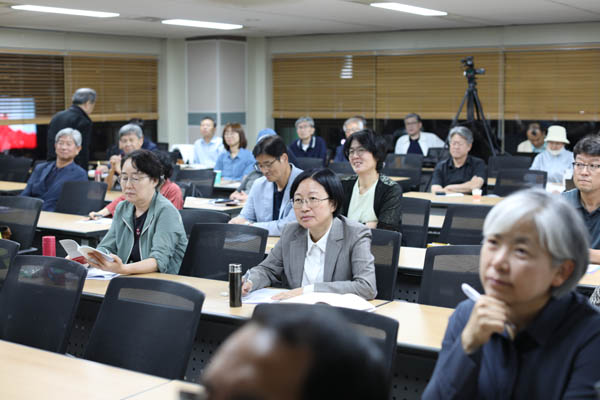 ‘기획강좌, 치안유지법-국가보안법 사상통제의 역사 100년’  세 번째 강좌도 참석자들의 높은 관심 속에 진행됐다. [사진 - 통일뉴스 김래곤 통신원]