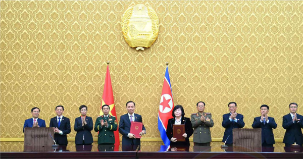 북한과 베트남 사이에 외무, 국방, 보건을 비롯한 여러 분야의 협조 합의문이 조인되었다. [사진-노동신문]