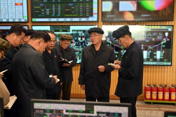  박태성 내각총리가 발전소·탄광 등 인민경제 여러 부문 사업을 현지에서 시찰하였다. [사진-노동신문 갈무리]