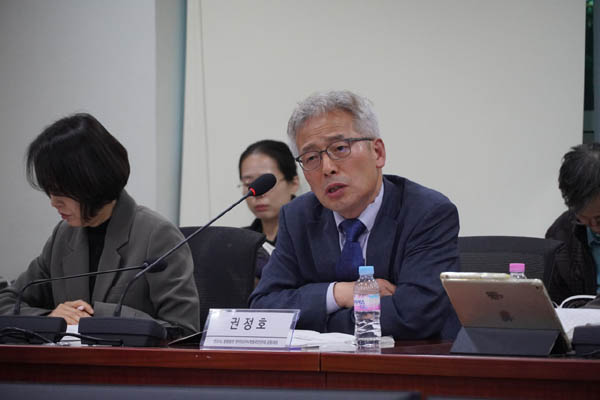 권정호 변호사(SOFA개정국민연대 공동대표)는 최근 이재명 정부가 가장 공을 들이고 있는 전시작전권 즉시 환수를 강조했다. [사진 - 통일뉴스 황남순 통신원]