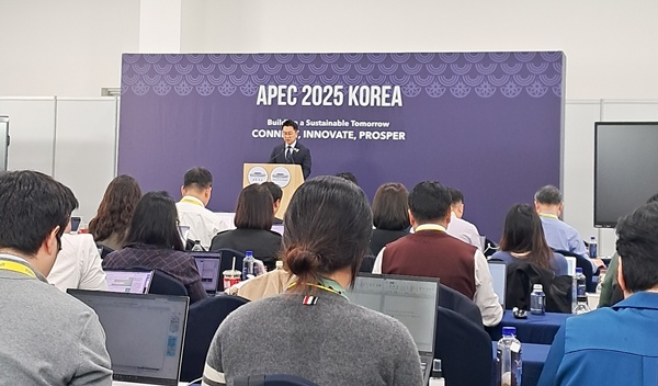 30일 오후 브리핑하는 김남준 대통령실 대변인. [사진-통일뉴스 이광길 기자]