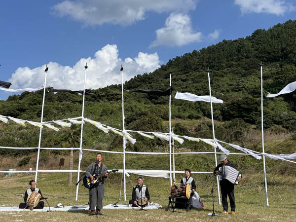 산오락회의 추모공연. [사진 – 문영임]