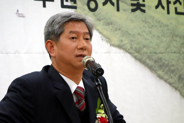 2000년 통일뉴스 창간 때부터 대표를 맡아온 이계환 대표가 『통일뉴스 백서(2000-2025)』발간사를 내놓았다. [자료 사진 - 통일뉴스]