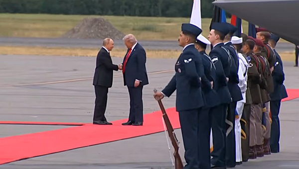 알래스카에서 만난 미국과 러시아 정상. [사진 갈무리-팜비치포스트 유튜브]