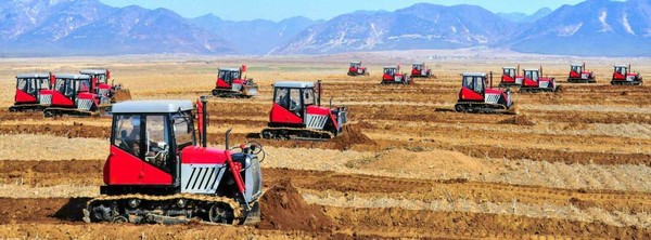 지난 5년간 북한에서 3만 3,500여 정보(약 1억 50만 평)의 토지가 논농사에 적합하도록 정리되었다. [사진-노동신문]