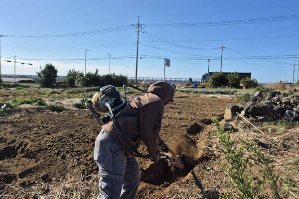 이음 텃밭에서의 모임. [사진 - 문영임]