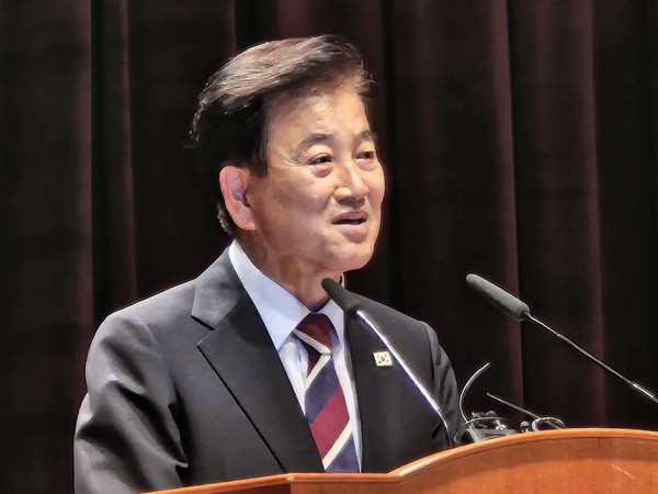 정부서울청사 별관 2층에서 취임식을 갖고 제44대 장관으로 취임한 정동영 통일부장관. [사진-통일뉴스 이승현 기자]