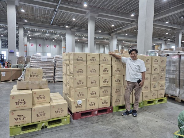 인천항에 들어와 통관을 기다리고 있는 북측 술 [사진-정익현]