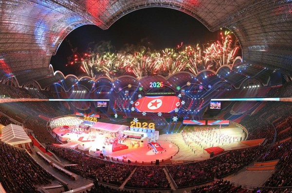 5월1일경기장에서 진행된 2026년 신년경축공연 [사진-노동신문]