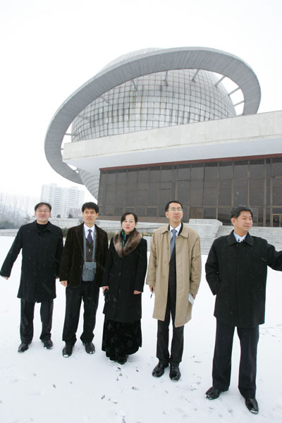 통일뉴스 방북취재단이 2007년 12월 평양 3대혁명전시관을 찾아 최초로 ‘인공지구위성관’을 취재해 보도했다. [자료사진 - 통일뉴스]