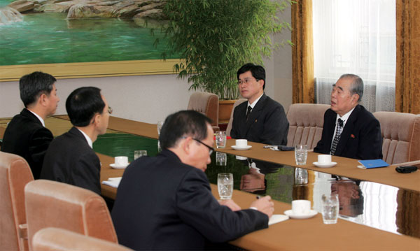 통일뉴스 3차 방북취재 중인 2008년 12월 12일 평양 인민문화궁전에서 오익제 전 천도교 교령과의 인터뷰가 진행됐다. 남측 보도에 대해 북측 당사자가 남측 언론에 반박한 것은 남북 언론교류사에 남을만한 장면이다. [자료사진 - 통일뉴스]