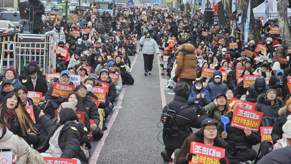 질서정연한 대오. [사진 - 통일뉴스 하태한 통신원]