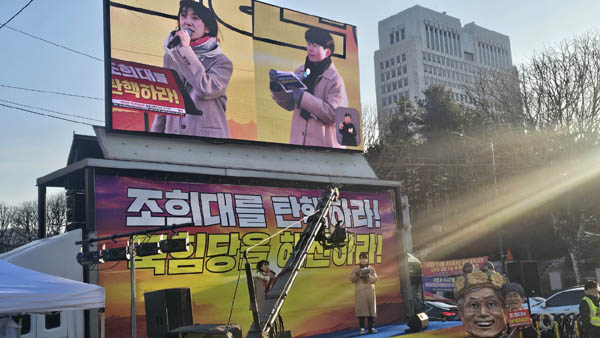 백지의 공연은 큰 호응을 이끌어냈다. [사진 - 통일뉴스 하태한 통신원]