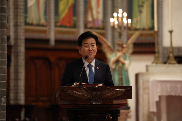 지난 10일 천주교 명동성당 미사에서 무인기침투와 관련 북측에 유감을 표명한 정동영 통일부장관 [사진-통일부]