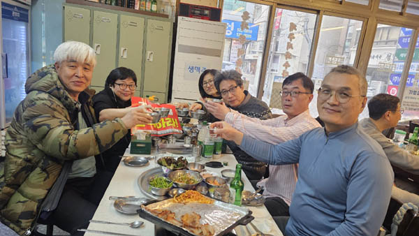 뒷풀이 찰칵! [사진 - 통일뉴스 하태한 통신원]