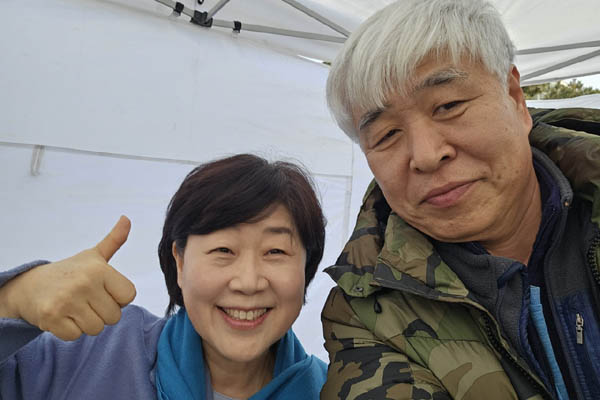 서영교 더불어민주당 의원과 찰칵! [사진 - 통일뉴스 하태한 통신원]