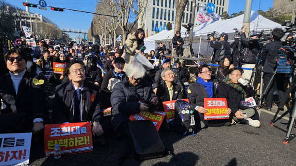 집회장 앞줄 모습. [사진 - 통일뉴스 하태한 통신원]