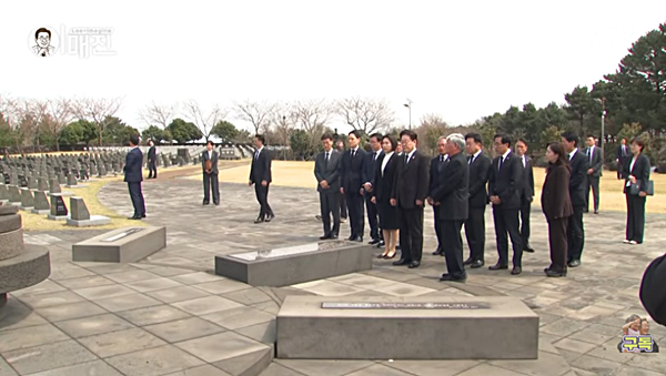 29일 오전 제주 4.3평화공원을 찾은 이 대통령 부부. [사진 갈무리-KTV]