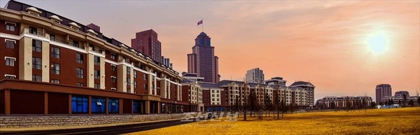 새별거리의 살림집과 봉사기지들. [사진-조선신보 갈무리]